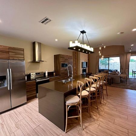 Luxury Home In Orlando With Private Hot Tub - 7 Min From Disney Parks - 3 Bedrooms And 4 Bathrooms! Ngoại thất bức ảnh