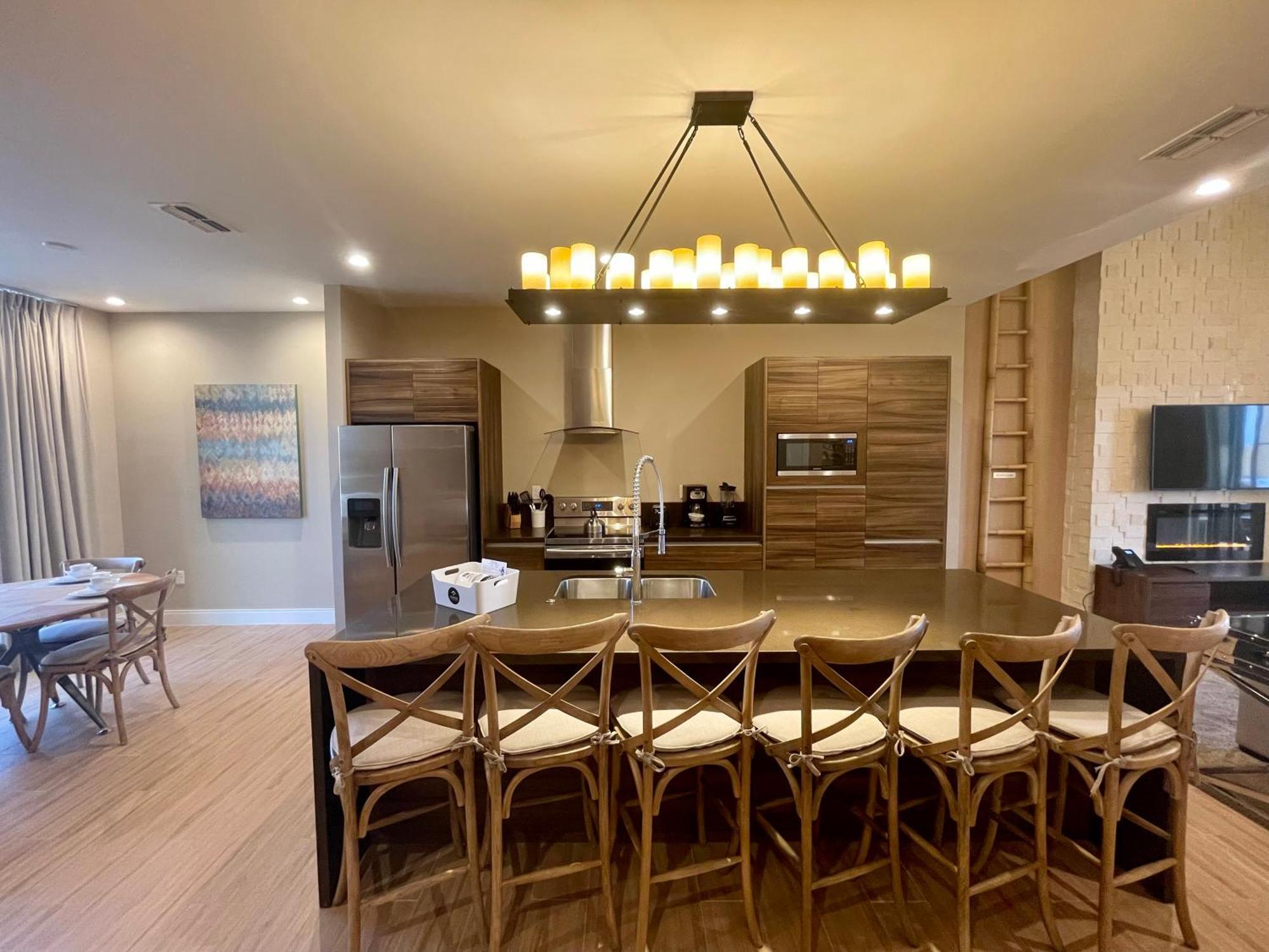 Luxury Home In Orlando With Private Hot Tub - 7 Min From Disney Parks - 3 Bedrooms And 4 Bathrooms! Ngoại thất bức ảnh