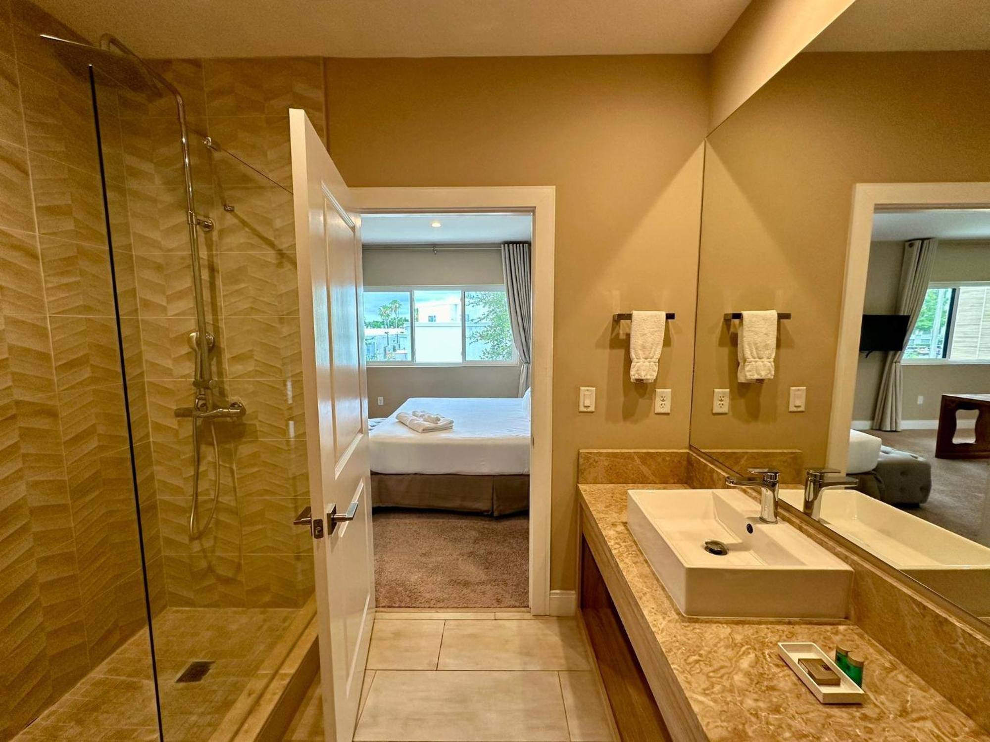Luxury Home In Orlando With Private Hot Tub - 7 Min From Disney Parks - 3 Bedrooms And 4 Bathrooms! Ngoại thất bức ảnh