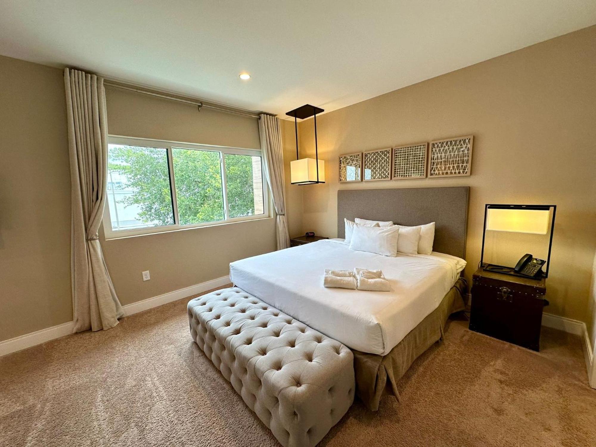 Luxury Home In Orlando With Private Hot Tub - 7 Min From Disney Parks - 3 Bedrooms And 4 Bathrooms! Ngoại thất bức ảnh